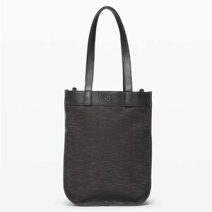 Like New Luluemon Now & Always Tote mini 8L (no removable shoulder strap)
